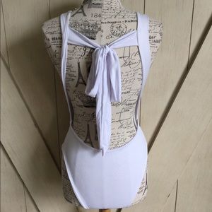 ☁️Dolls Kill White Tie Back Bodysuit☁️